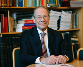 01.JPG (19847 bytes)